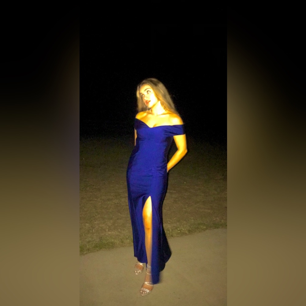 NIGHTWAY prom dress size 6 (tailored)